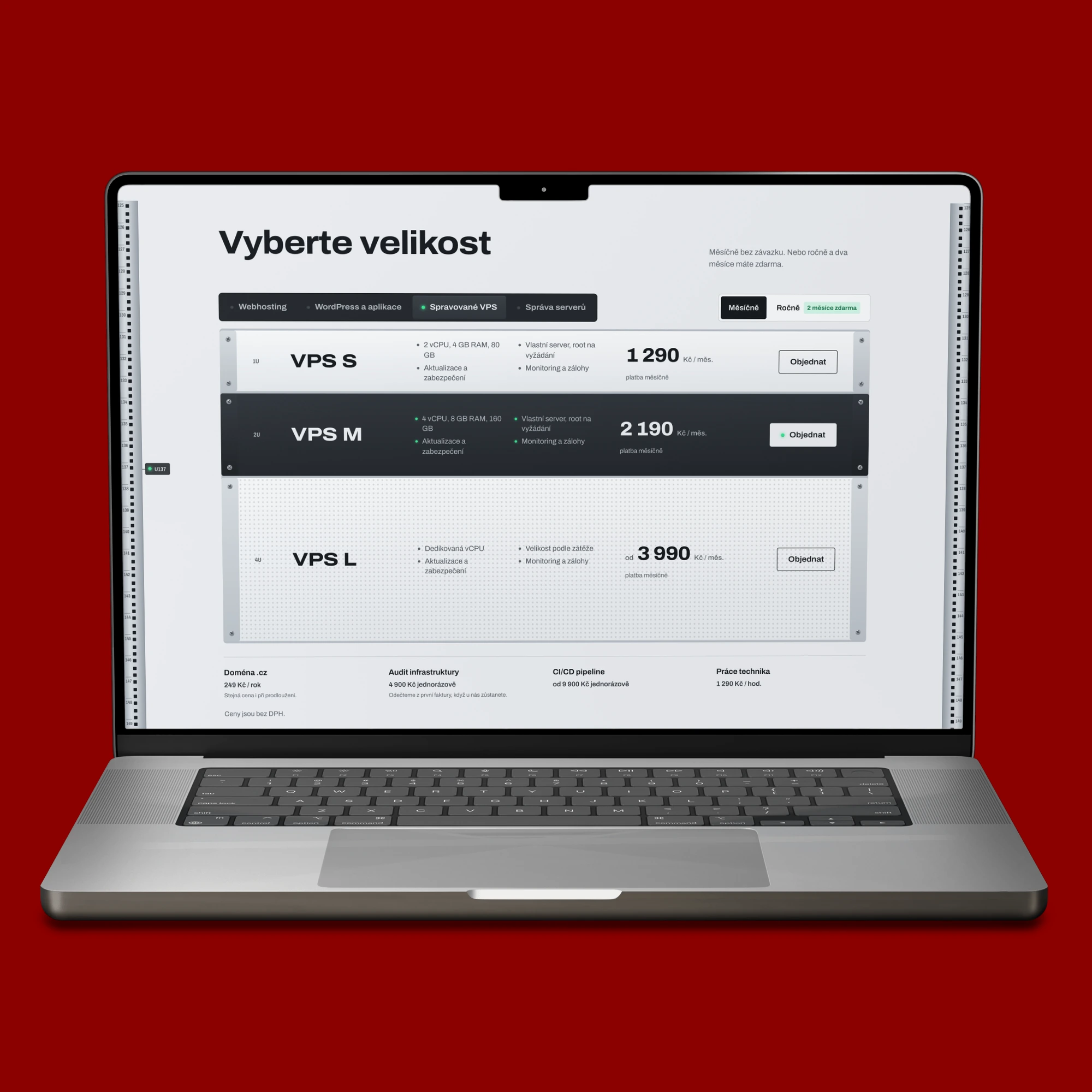 Ceník na webu SERVEROS na MacBooku: záložka Spravované VPS s tarify VPS S, VPS M a VPS L zobrazenými jako jednotky v racku