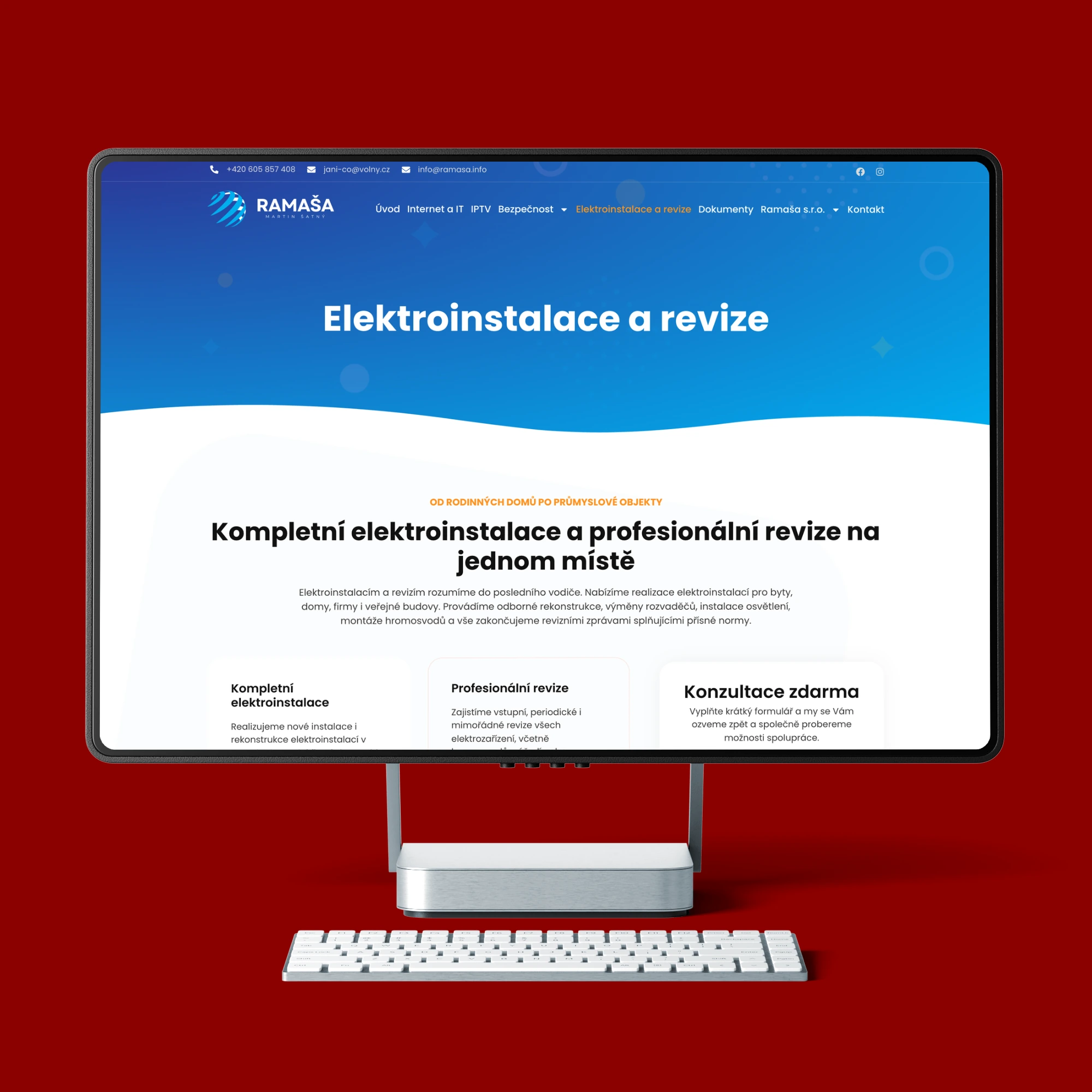 Stránka Elektroinstalace a revize na webu RAMAŠA na monitoru s popisem služeb a formulářem na konzultaci zdarma